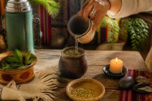 découvrez comment préparer du maté sans bombilla pour un rituel authentique et savourez cette tradition sud-américaine avec des méthodes simples et naturelles.